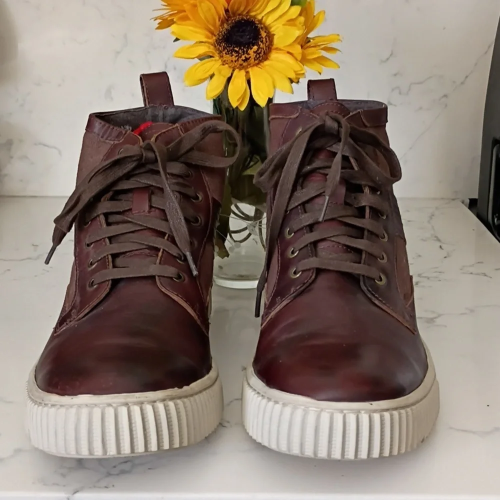 John Varvatos Men's Brown Leather Chukka Boots with Cream Sole